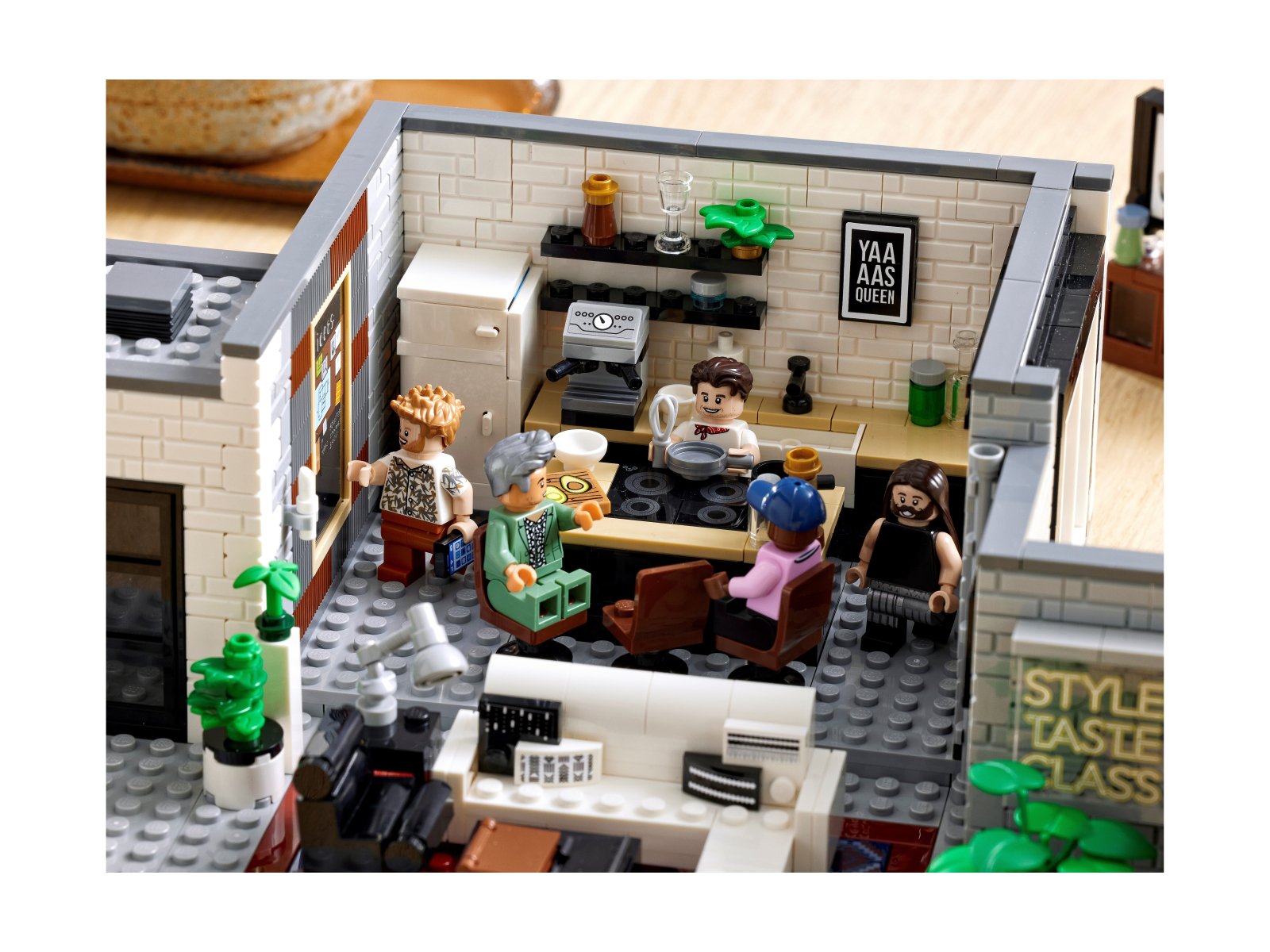 LEGO 10291 Queer Eye – Mieszkanie Fab Five