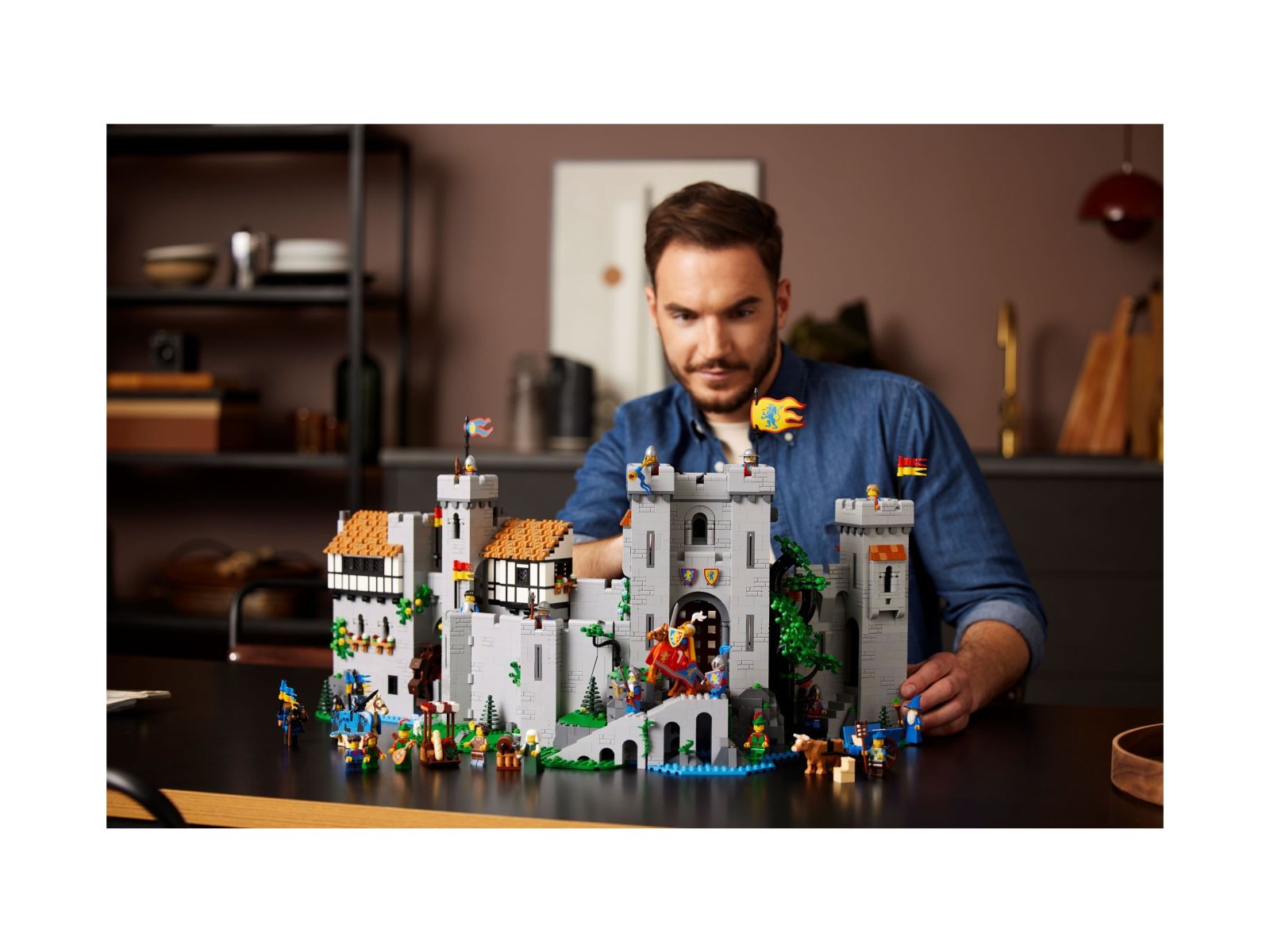 LEGO 10305 Zamek rycerzy herbu Lew