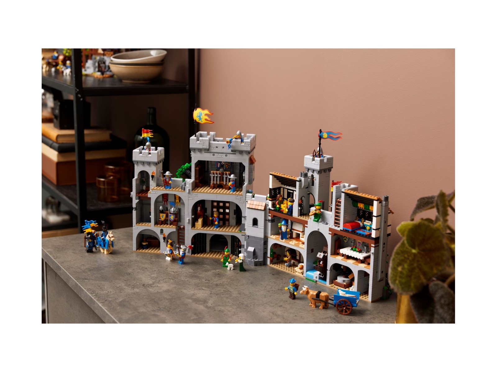 LEGO 10305 Zamek rycerzy herbu Lew