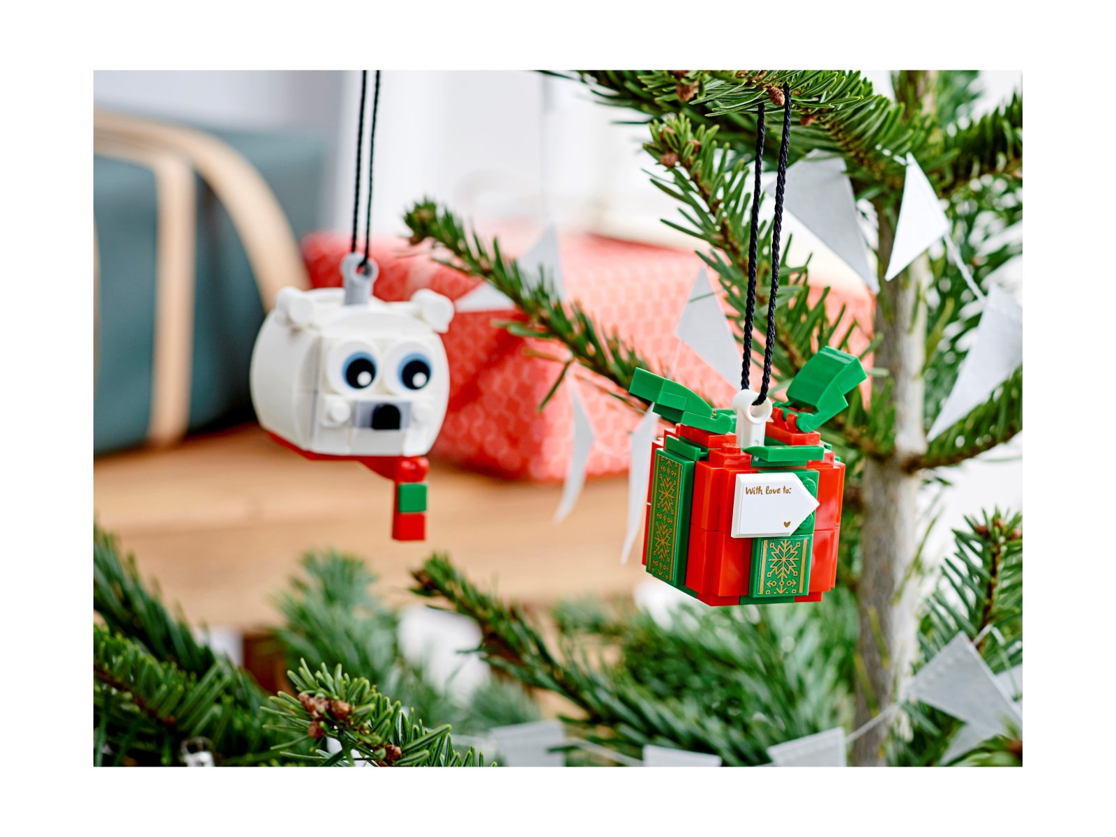 LEGO 40494 Niedźwiedź polarny i pudełko z prezentem