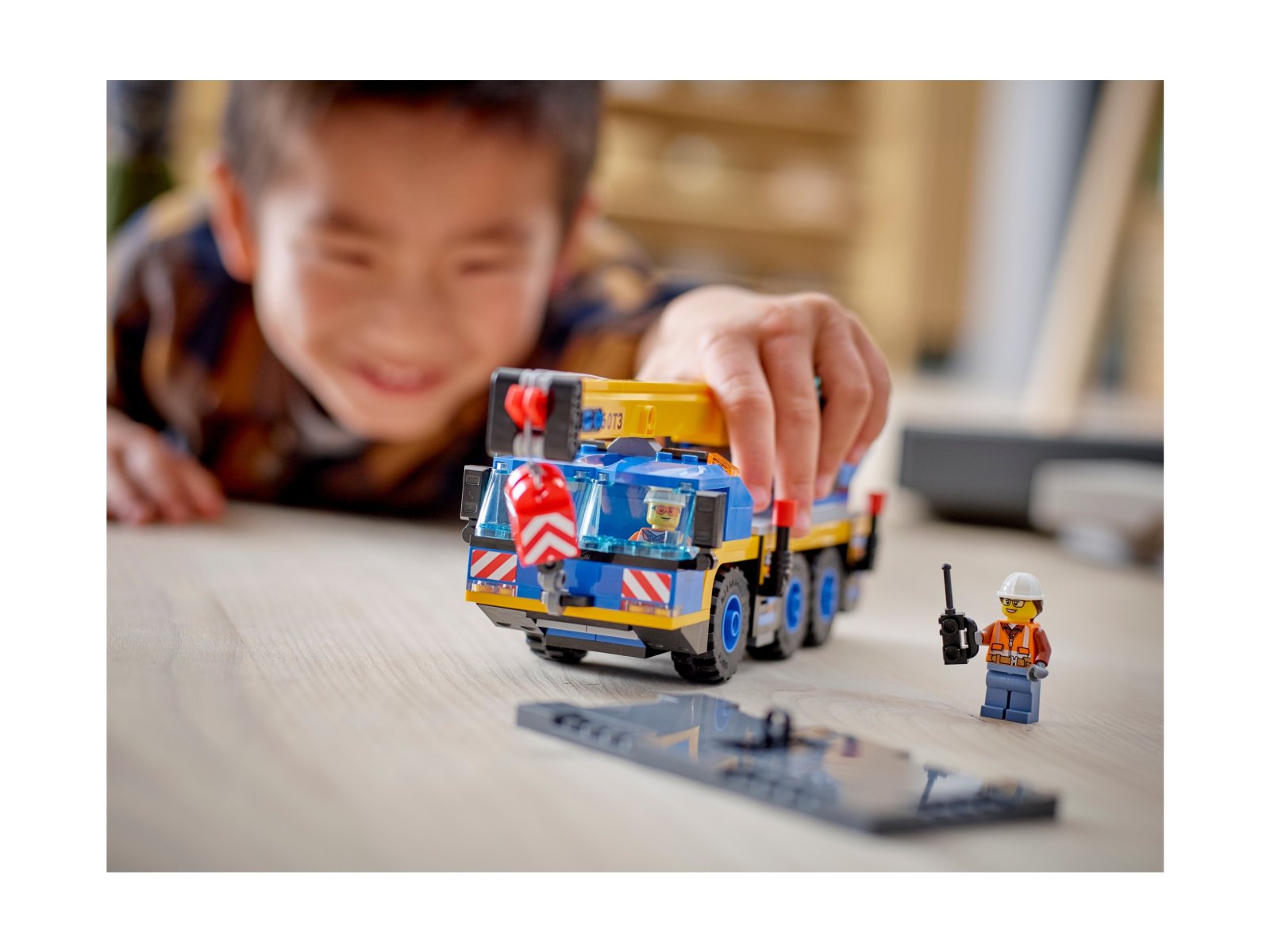 LEGO 60324 Żuraw samochodowy