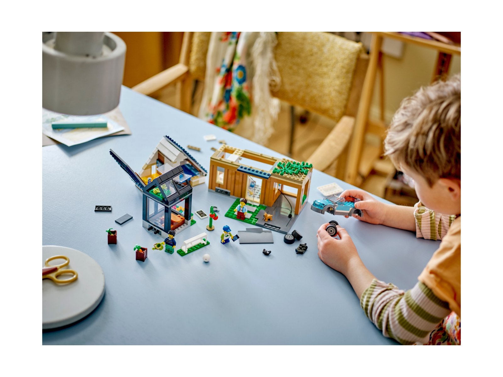 LEGO 60398 City Domek rodzinny i samochód elektryczny