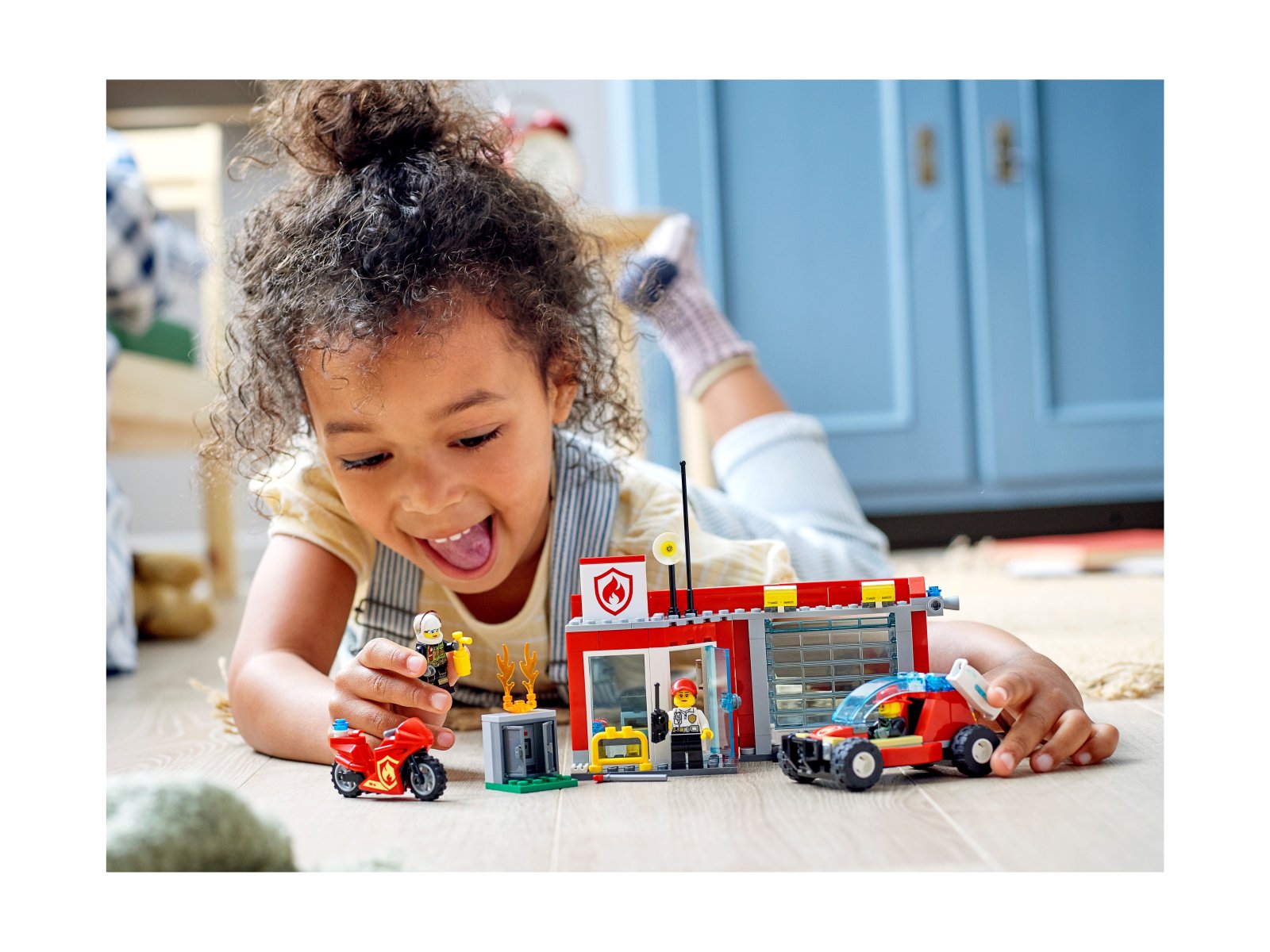 LEGO 77943 City Remiza strażacka — zestaw startowy