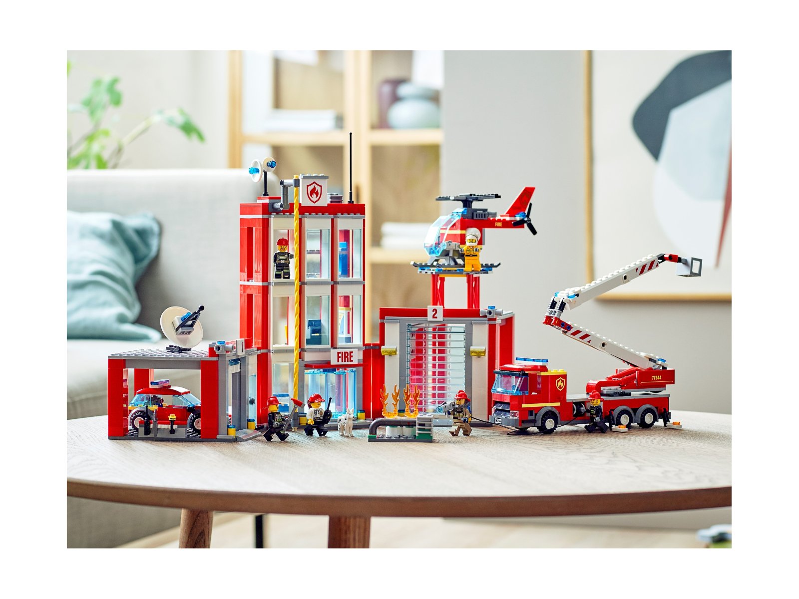 LEGO City Remiza strażacka — kwatera główna 77944