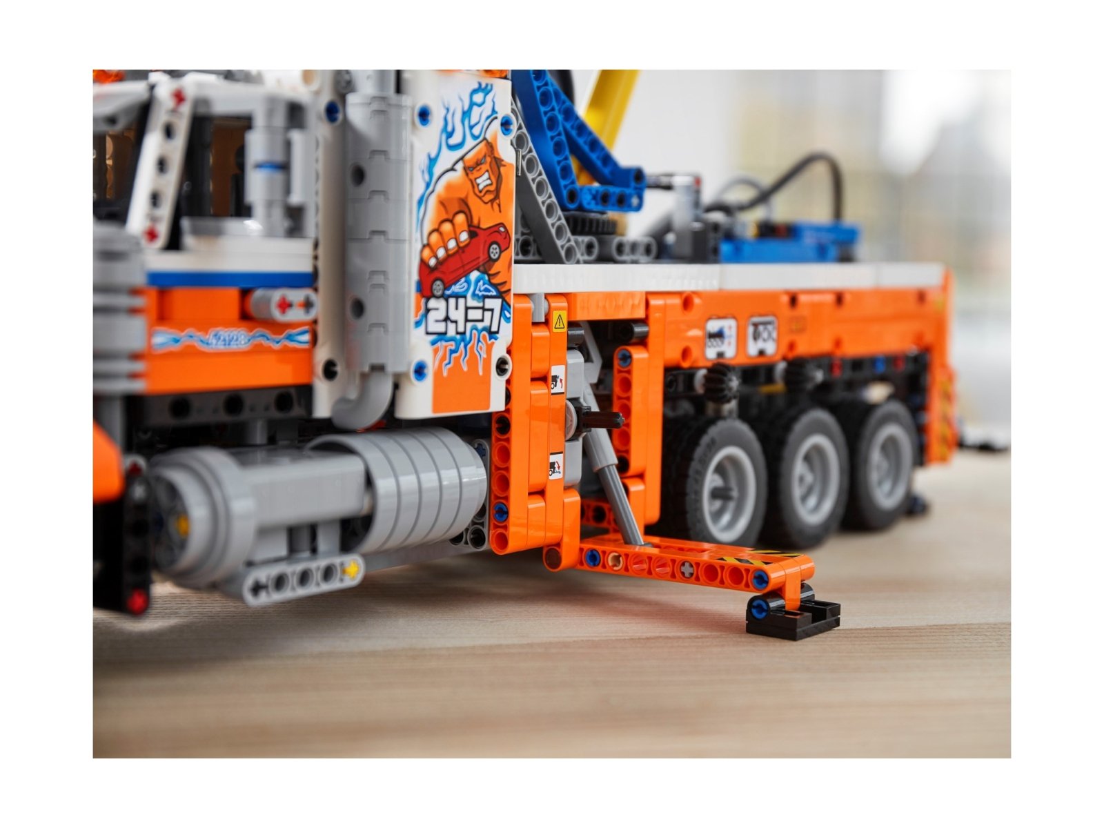 LEGO 42128 Technic Ciężki samochód pomocy drogowej