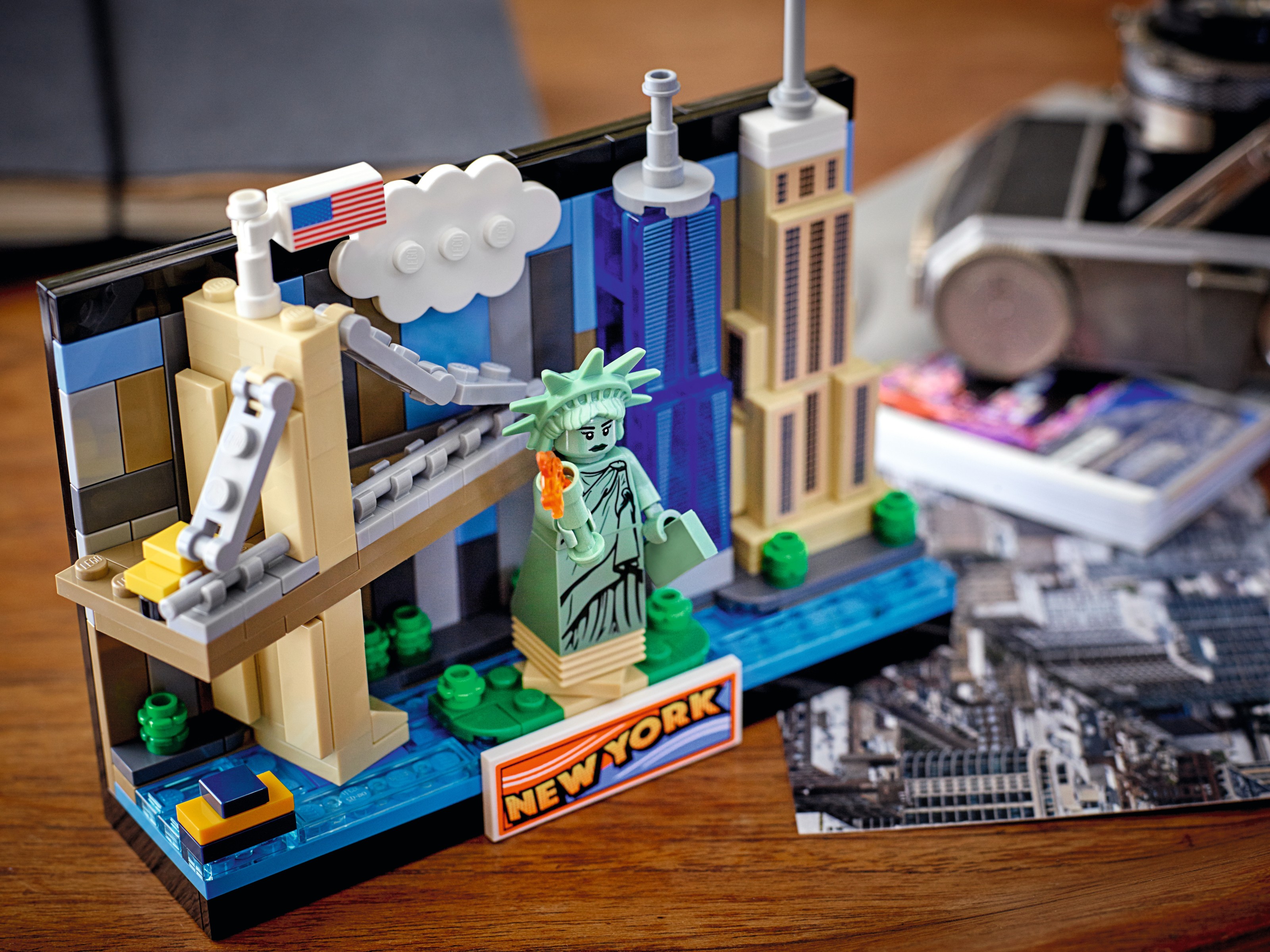 kolekcja-pocztowek-z-klockow-lego-odkrywaj