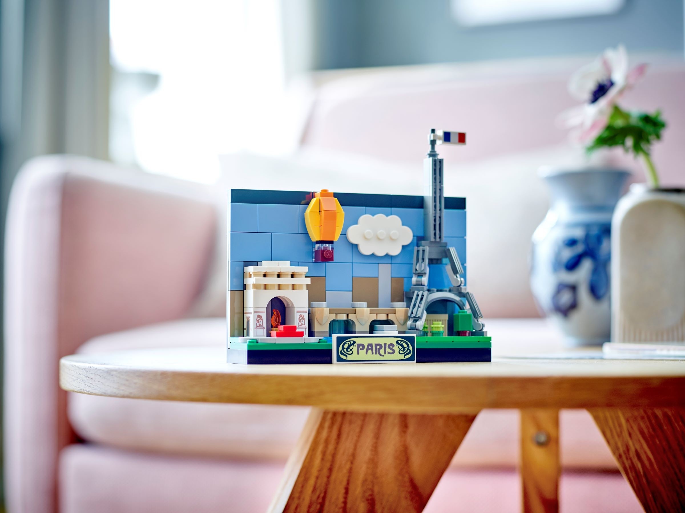 kolekcja-pocztowek-z-klockow-lego-odkrywaj