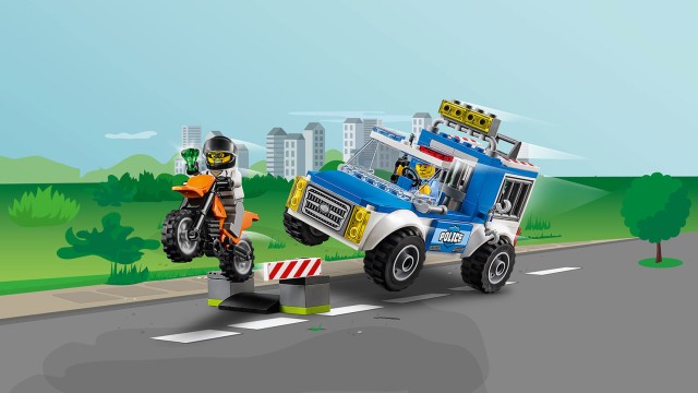 LEGO 10735 Juniors Pościg furgonetką policyjną