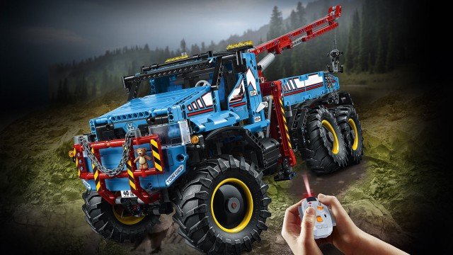 LEGO Technic 42070 Terenowy holownik 6x6