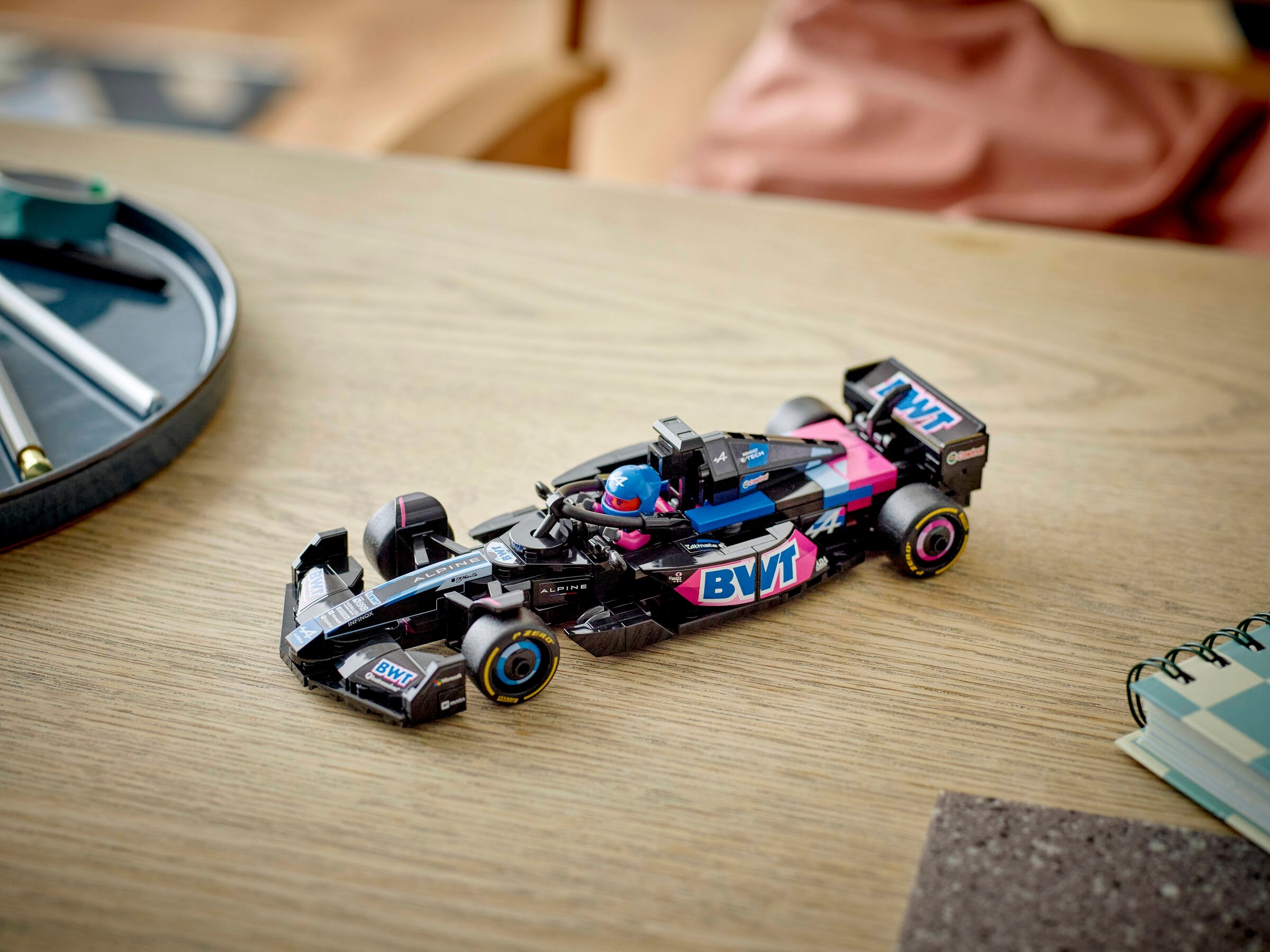 kolekcja-bolidow-formuly-1-lego-speed-champions-odkrywaj