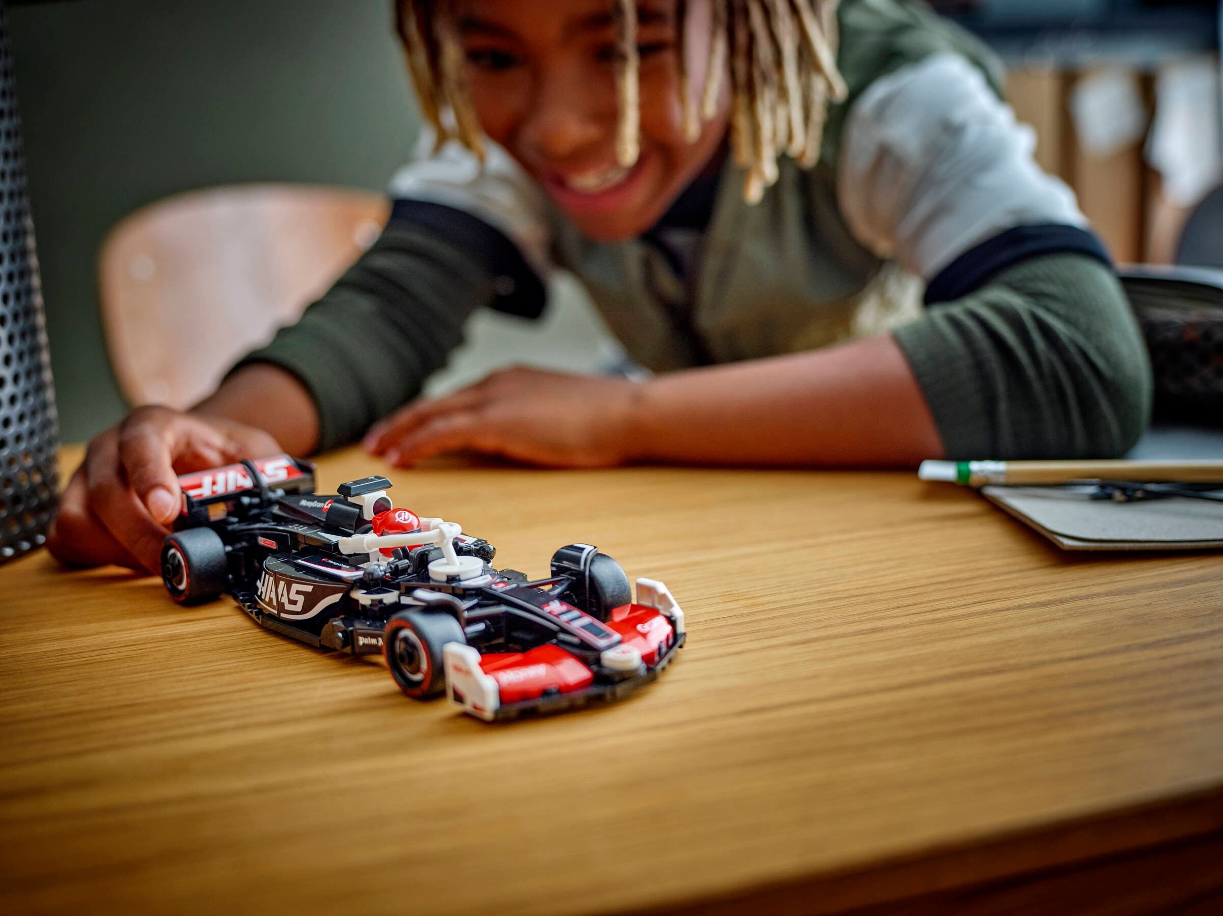 kolekcja-bolidow-formuly-1-lego-speed-champions-odkrywaj