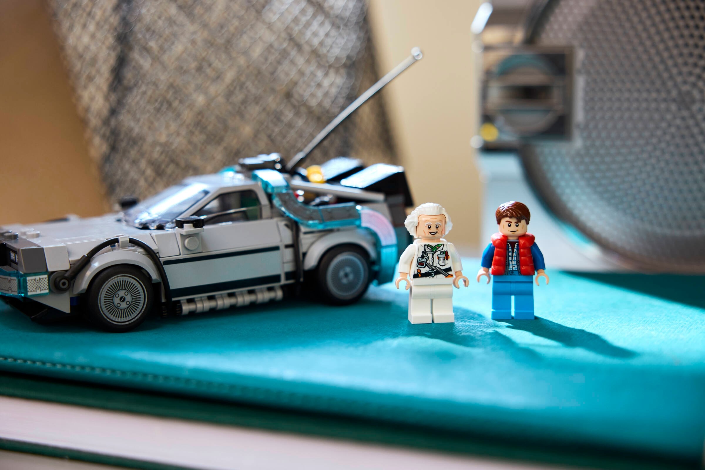 delorean-z-klockow-lego-odkrywaj