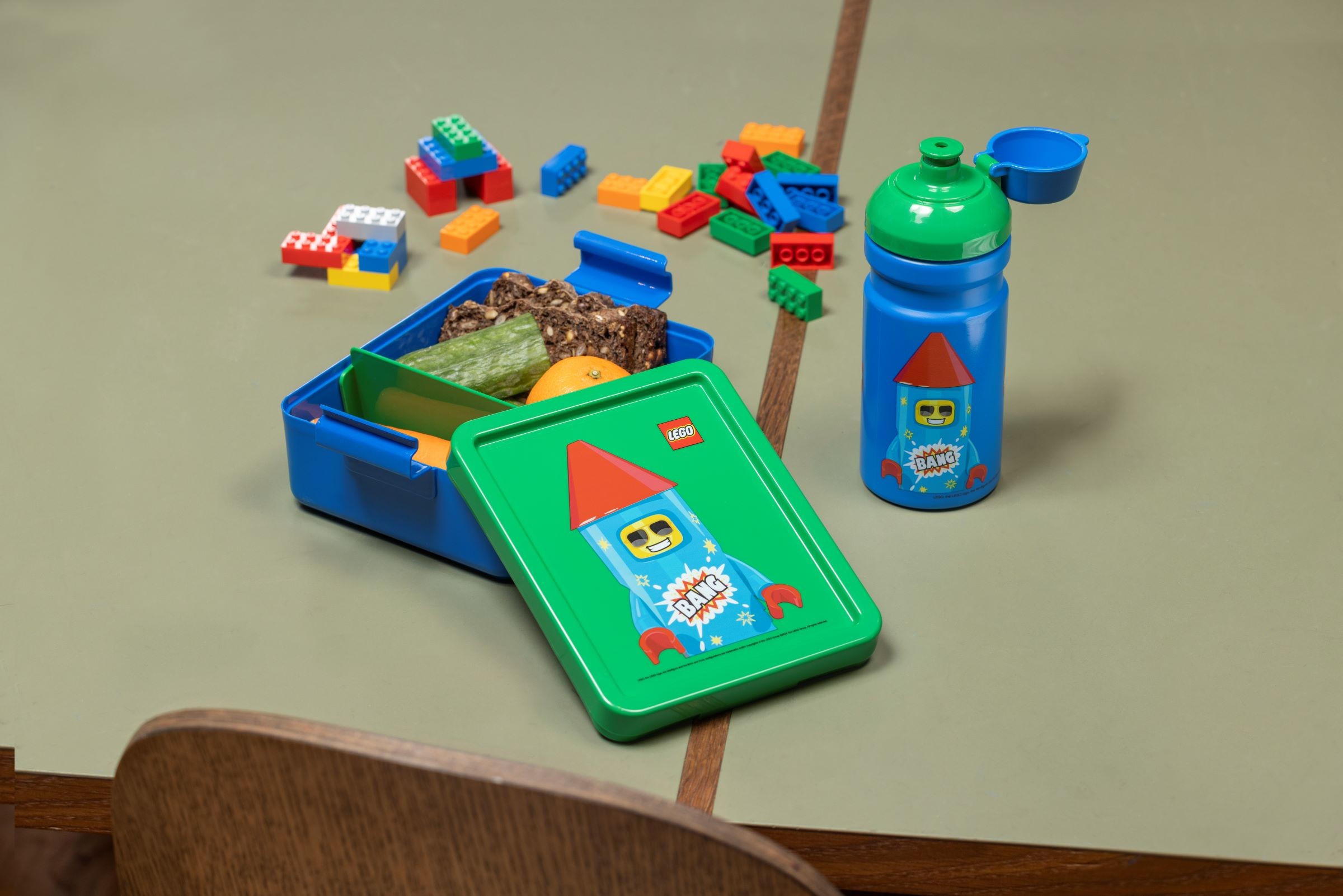 LEGO 5009345 Zestaw śniadaniowy — Facet w fajerwerkowym stroju