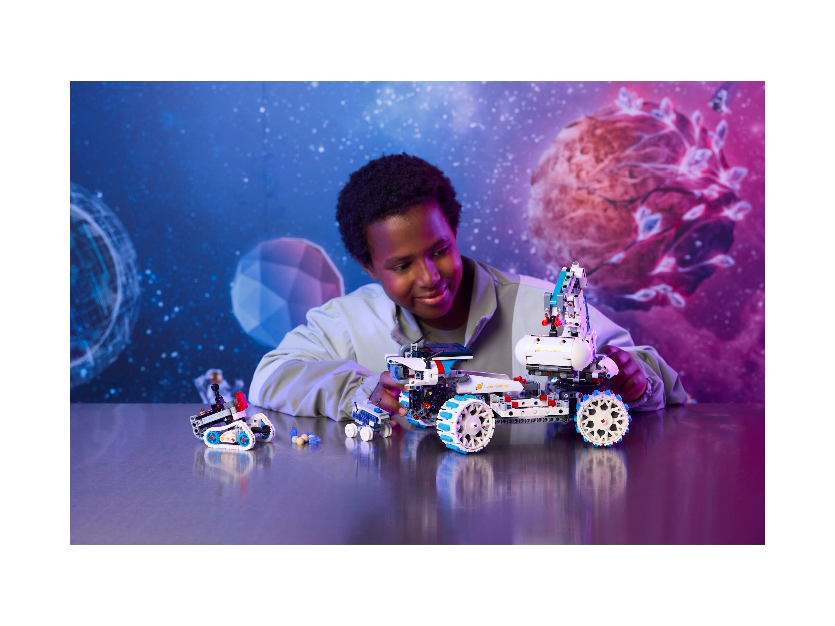 LEGO Technic Kosmiczny łazik księżycowy Lunar Outpost™ 42211